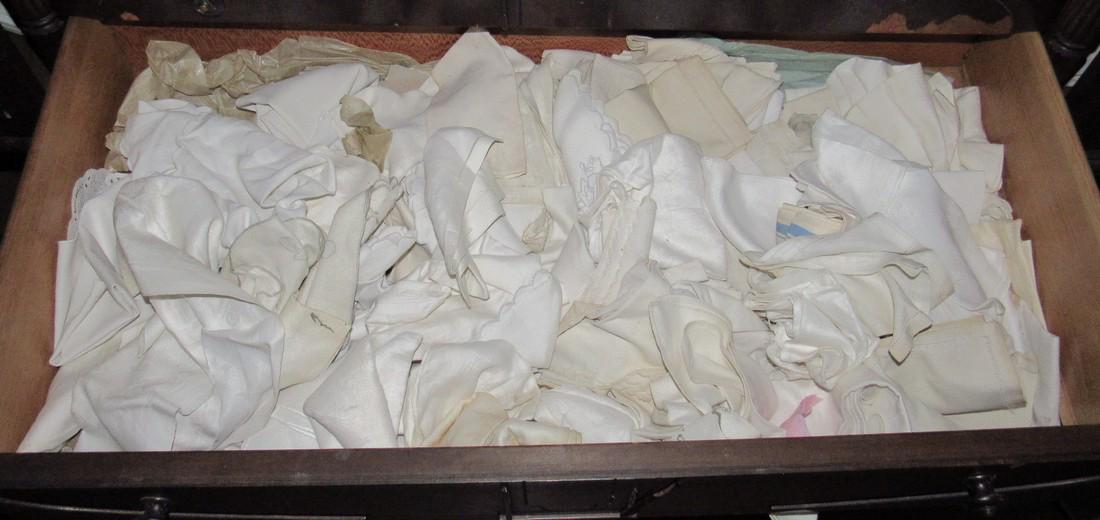 Lot of Misc Napkins Linens: Napkins Linens