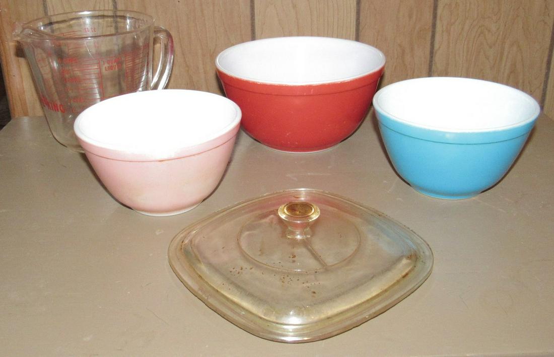 Pyrex Mixing Bowls and Fire King Measuring Cup (1 of 2)
