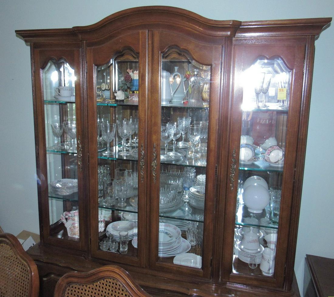 Tea Sets China Cups Saucers Hutch Contents (1 of 14)