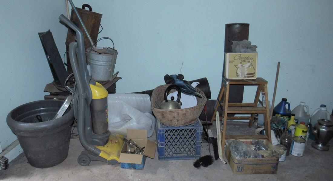 Vacuum Vintage Stove Milk Crate Wooden Step Ladder (1 of 4)