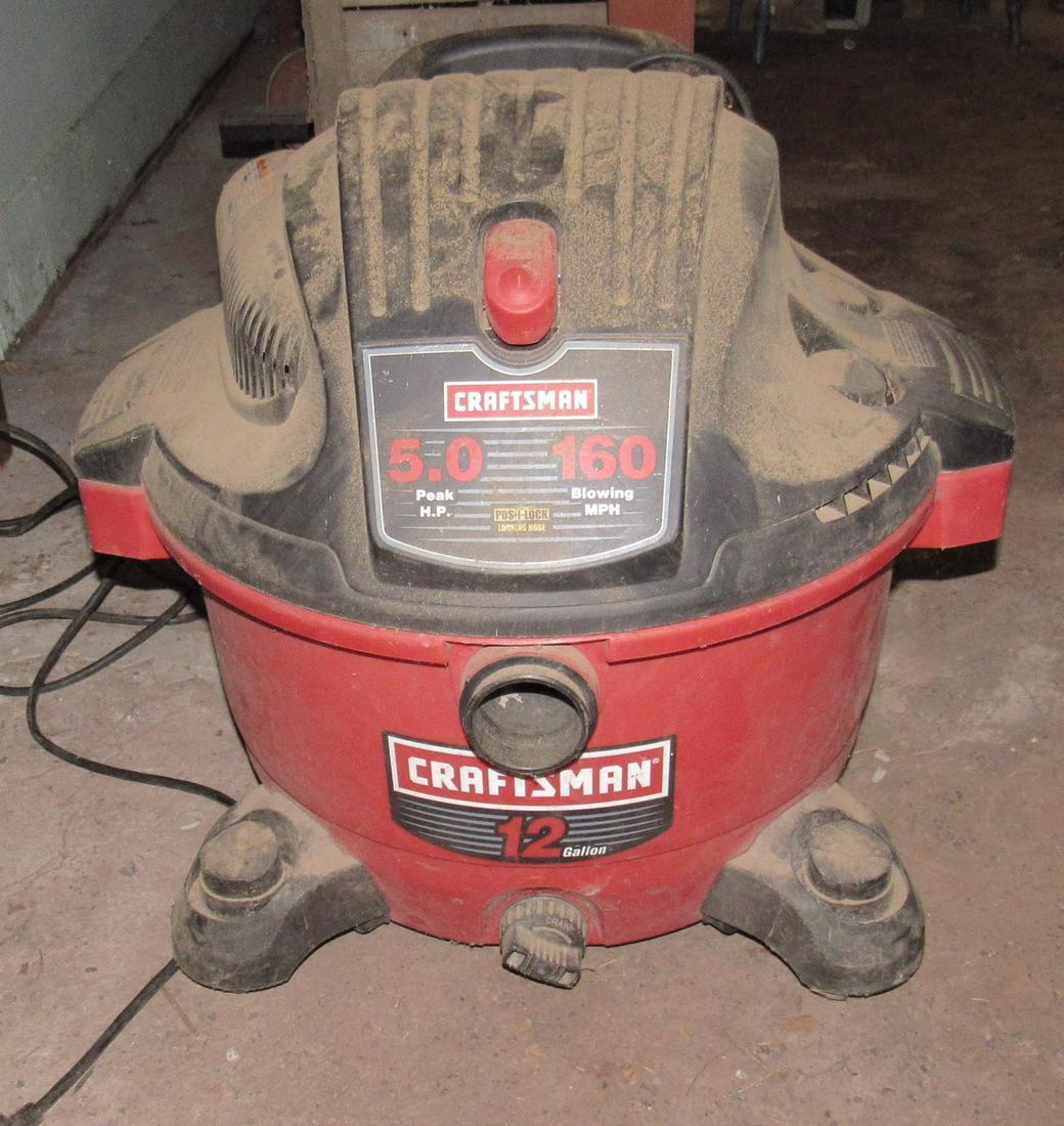 Craftsman 12 Gallon Shop Vac (1 of 2)