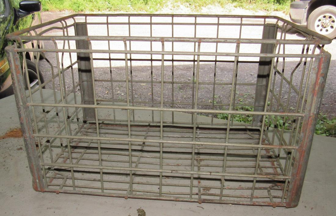 Damon Dairy Wire Milk Crate (1 of 2)