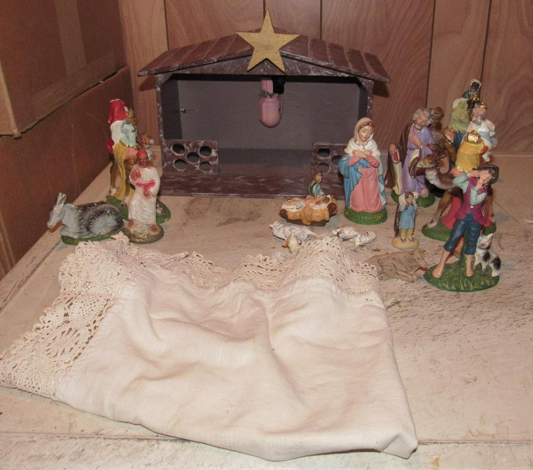 Vintage Nativity Set Made in Italy (1 of 6)