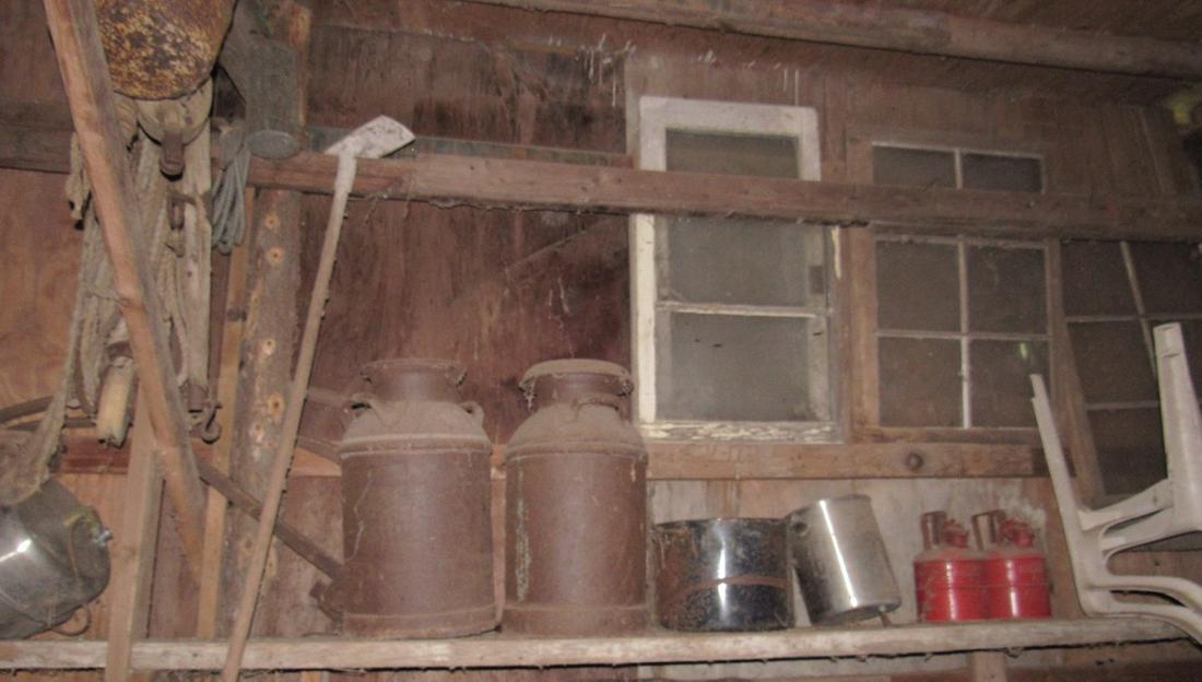 Milk Cans Fuel Cans 2 Wooden Pulleys Scythe (1 of 8)