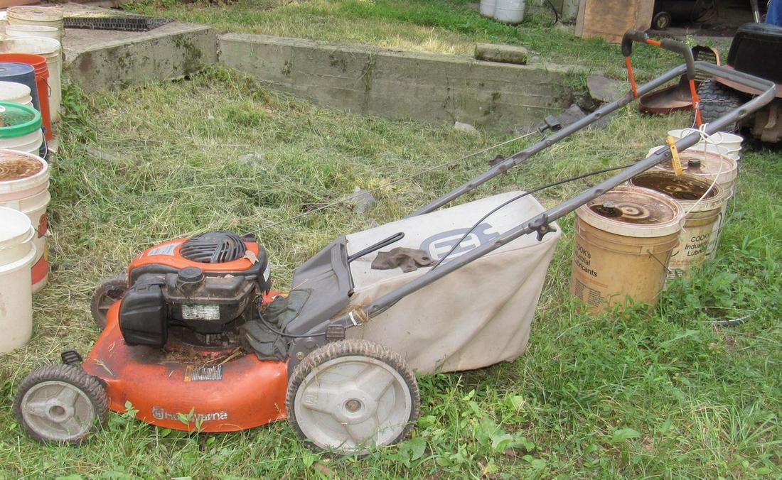 Husqavarna 5521P Self-Propelled Mower (1 of 4)