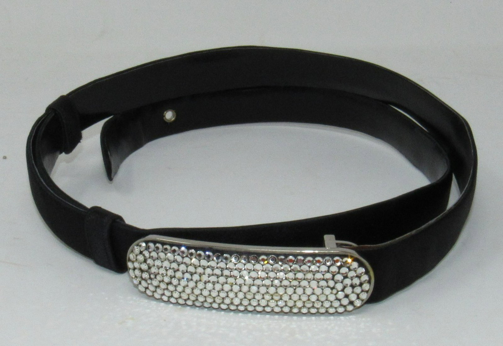 Judith Leiber Belt: Approx 39" in length