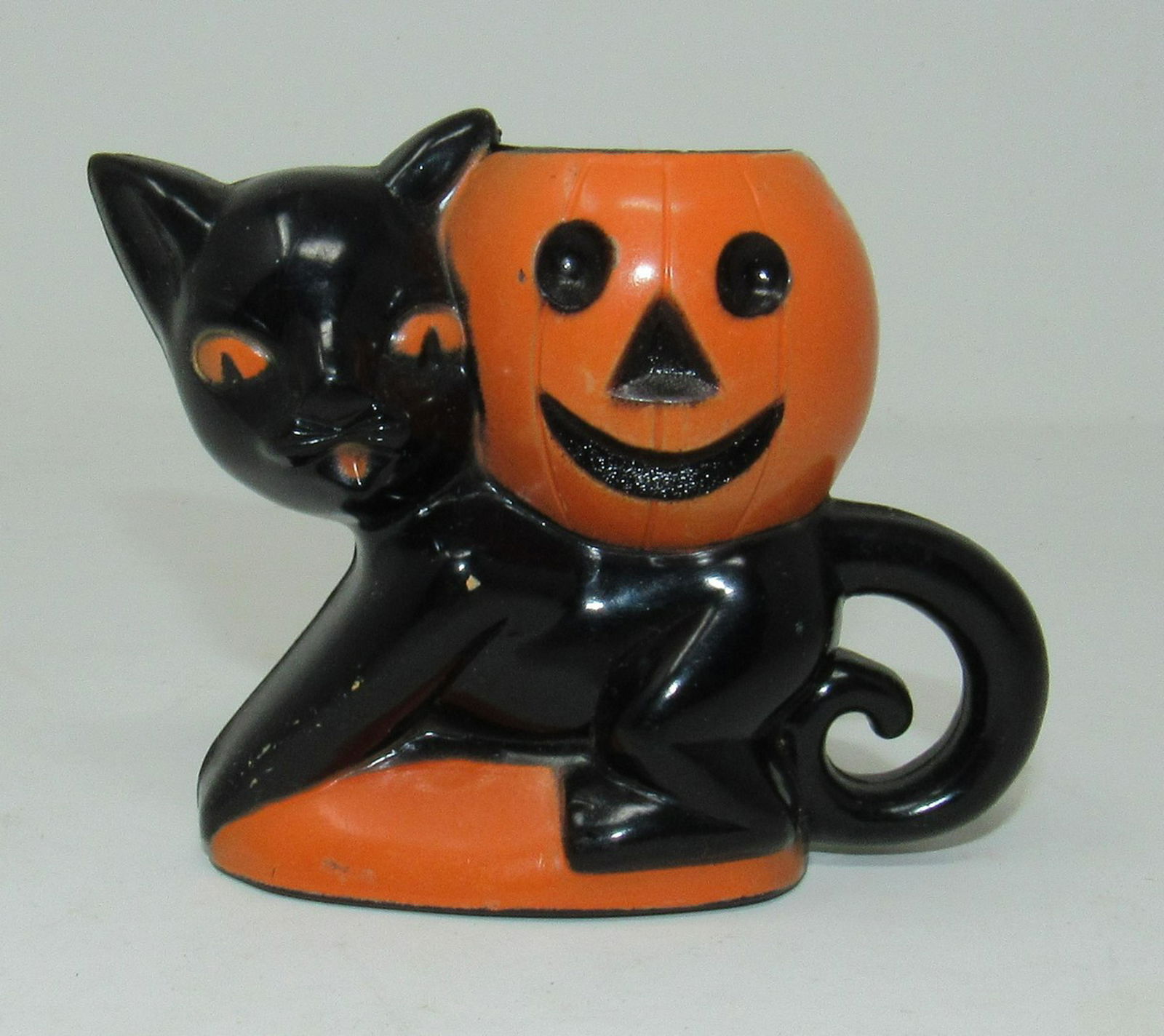 Vintage Halloween Trick or Treat Cat & Jack-o-lantern: Approx 2 3/4" tall. Made of plastic
