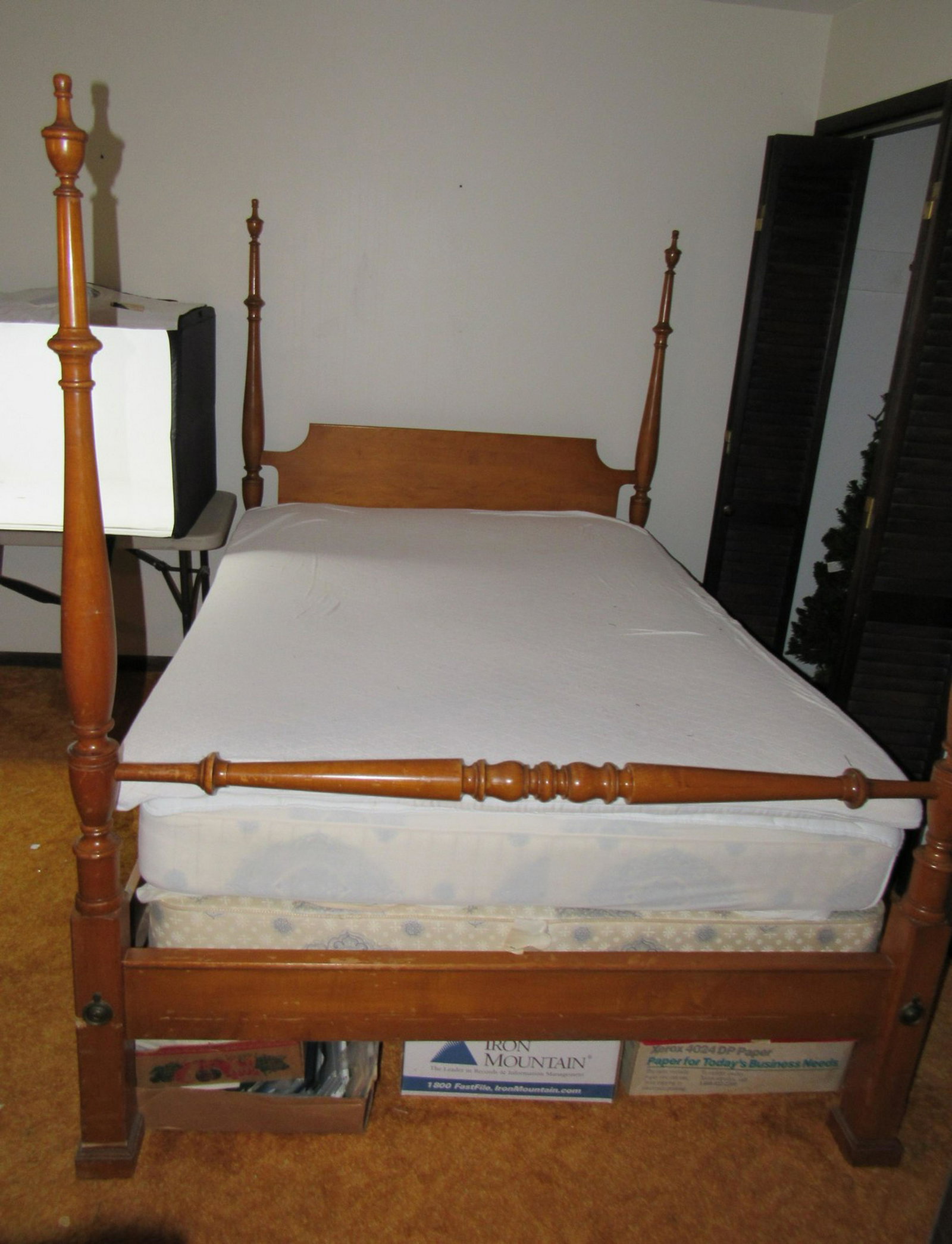 Maple Poster Full Bed: Cannot pickup this item until the last hour on pickup day