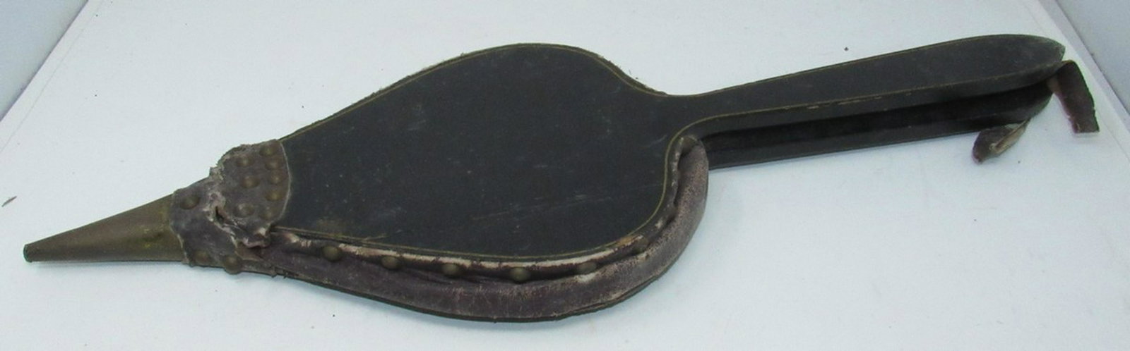 Bellows: Approx 25 1/4" long
