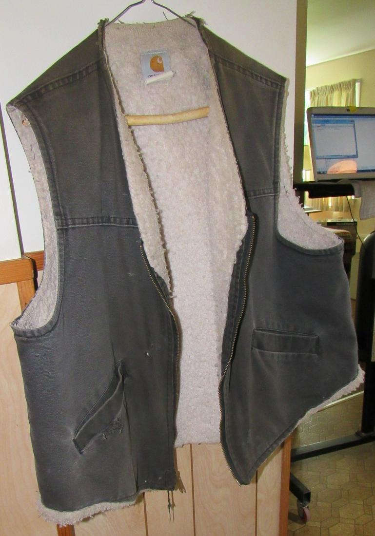 Carhartt Vest: Looks like a large or x large, but not sure