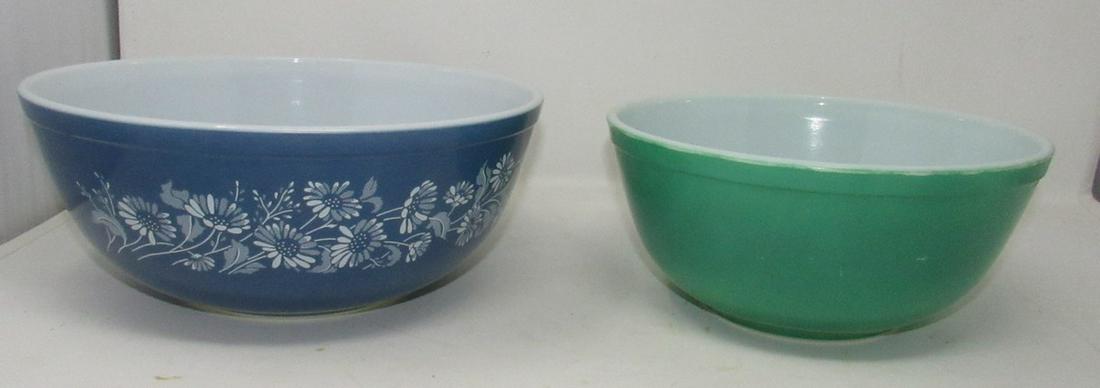 Pyrex Mixing Bowls: Largest is apprx 10 1/2" in diameter.