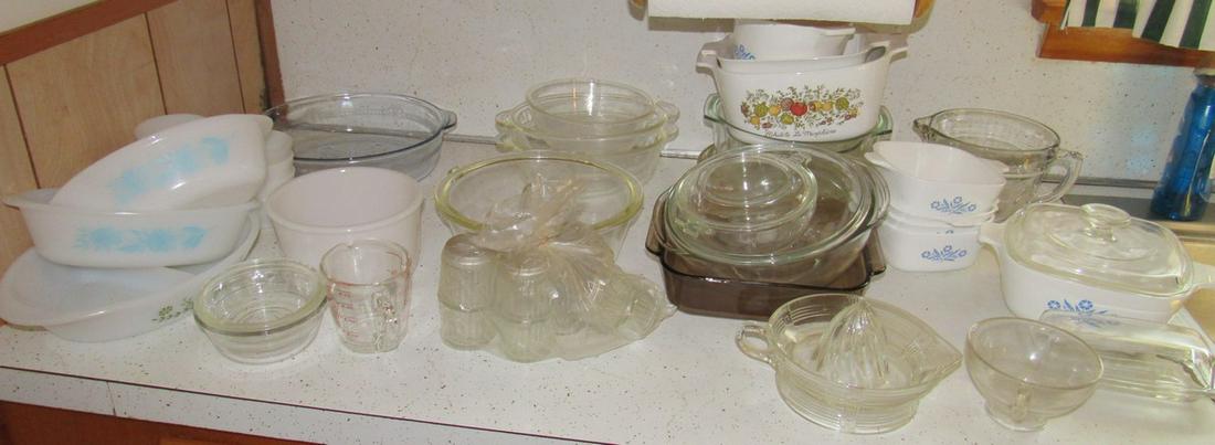 Glasbake Fire King Pyrex: Getting all pictured on counter
