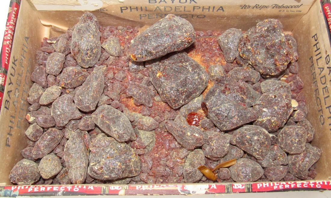 Box of Rocks: Getting cigar box with rocks