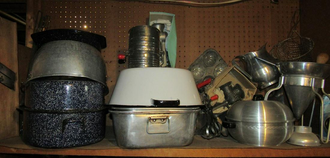 Kitchenware Meat Grinders Cabbage Cutter Agateware: Getting all pictured on shelf.