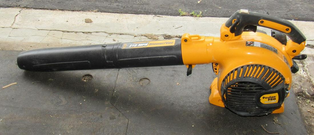 Poulan Pro 25cc Leaf Blower / Vac: Leaf Blower
