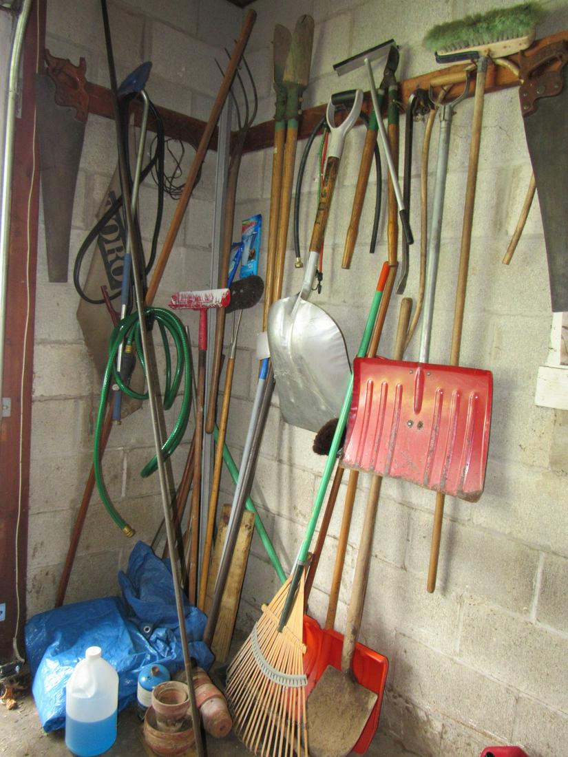 Garden Tools and Copper: Lot includes garden tools and approx 1/2" copper 8' long