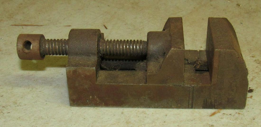 Machinist Vise: Approx 1 1/2" x 3 3/4"