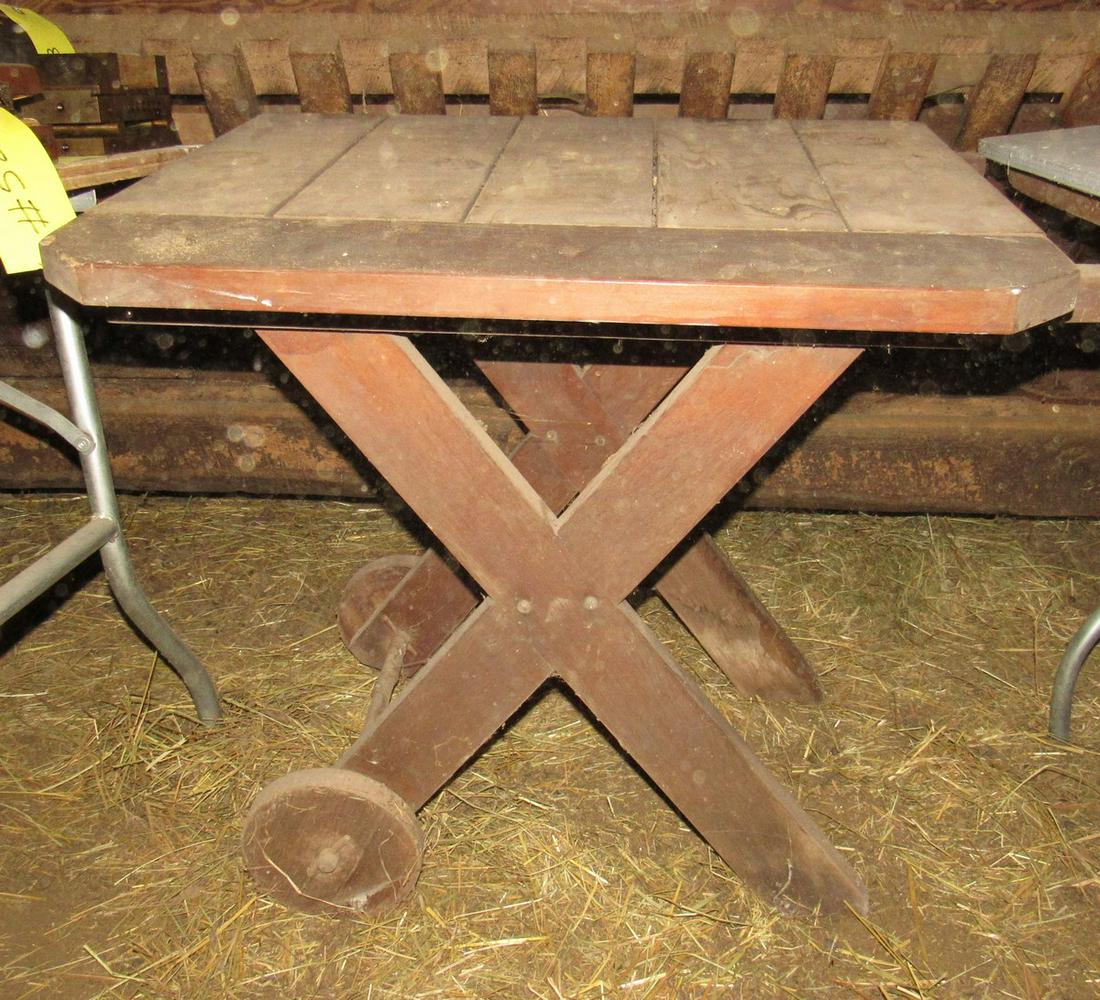 Wooden Rolling Patio Cart: Approx 30" x 31" x 28" tall