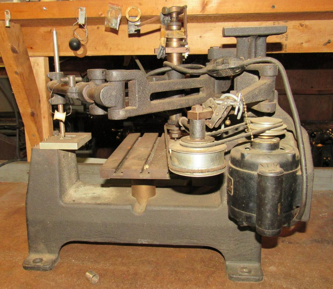 Panto Engraver Preis Bench Top Engraving Machine: Approx 17" x 20" x 20" tall.