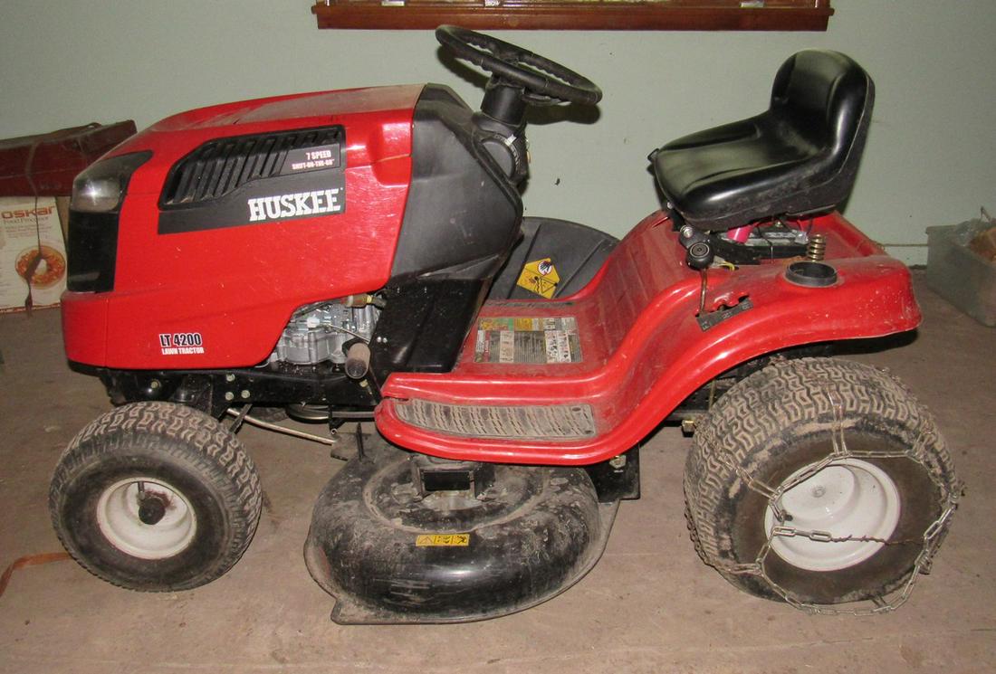 Huskee Garden Tractor: Starts Makes a lot of noise. Something is not right with motor