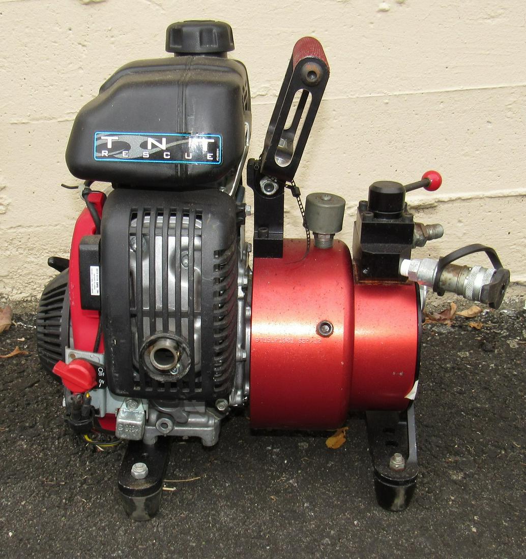 TNT Rescue 5,500 PSI Hydraulic Power Unit: Has Honda GXH 50 Engine. Shows 7.6 hours on meter.