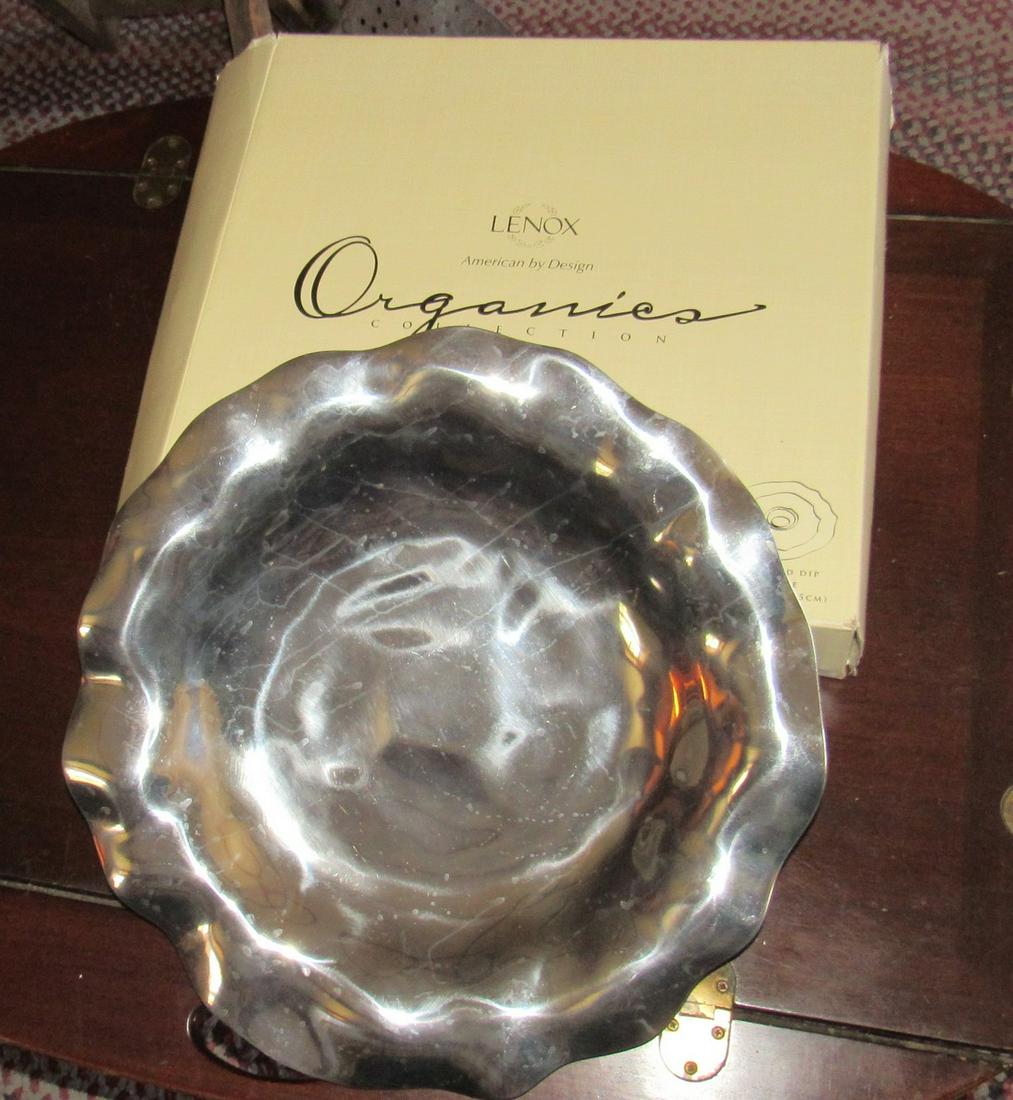 Lenox Organics Chip and Dip Ruffle Platter: Approx 17 1/2" in diameter