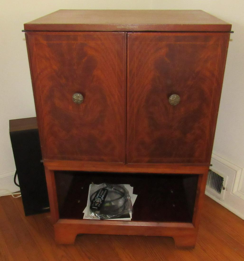 Samsung 24" TV in General Electric Cabinet: Getting all pictured