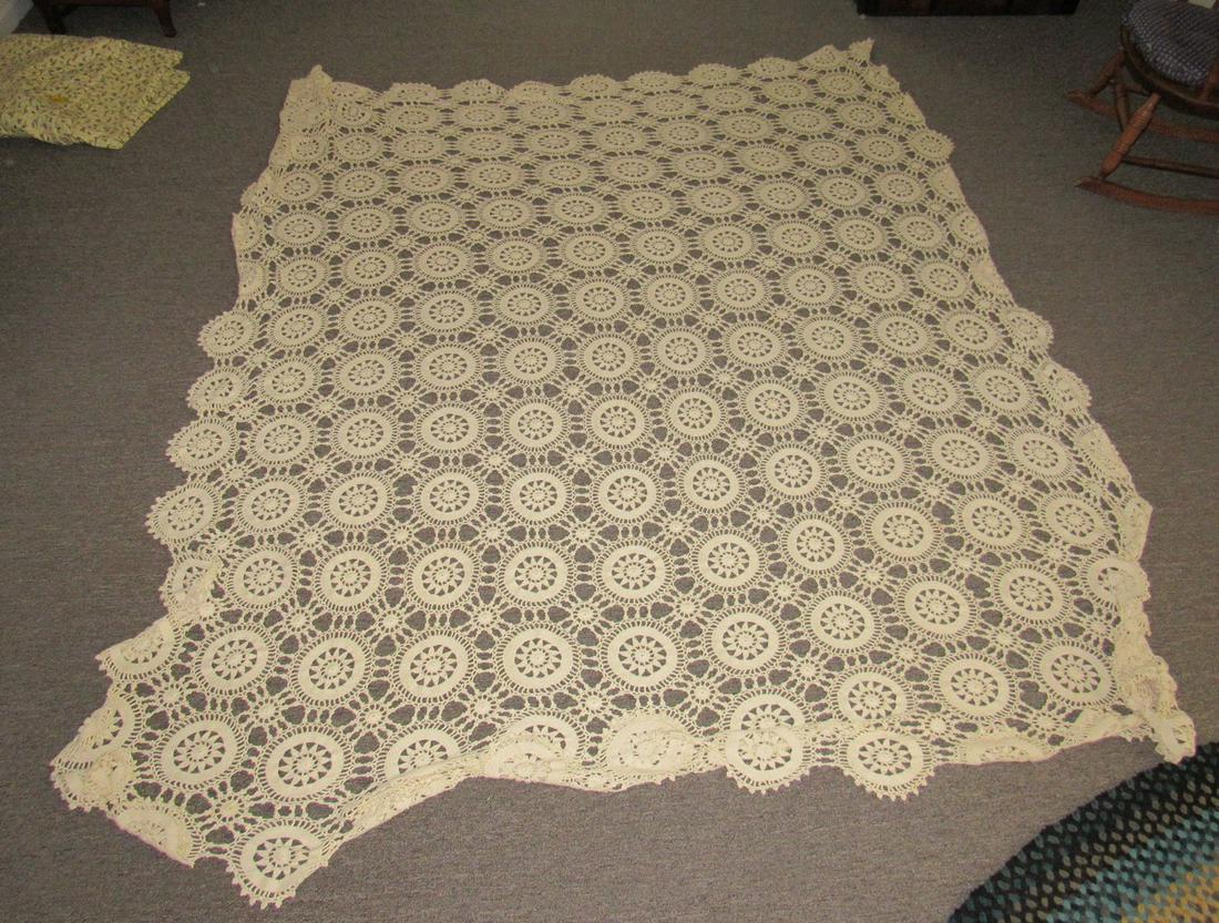 Lace Tablecloth: Approx 80" x 96"