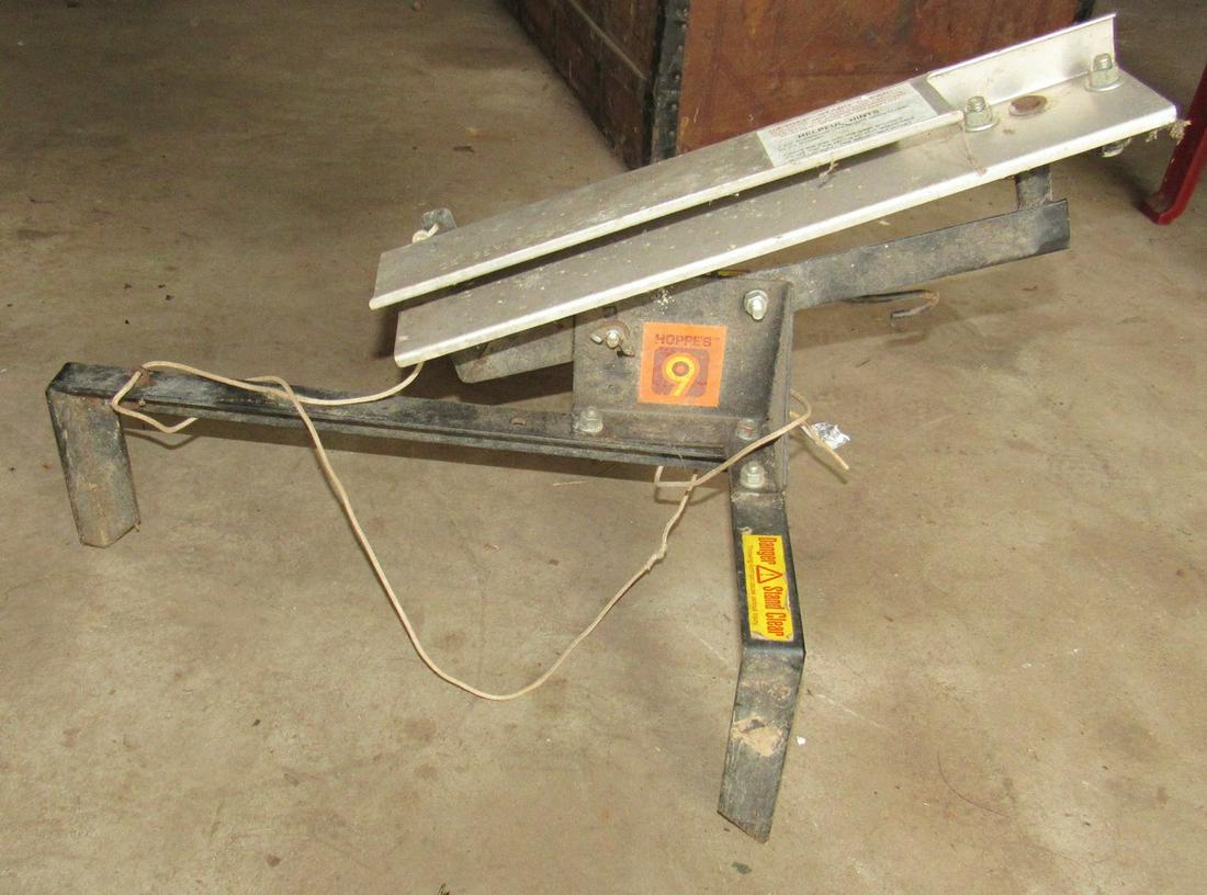Hoppes Clay Pigeon Thrower: Sold in untested condition
