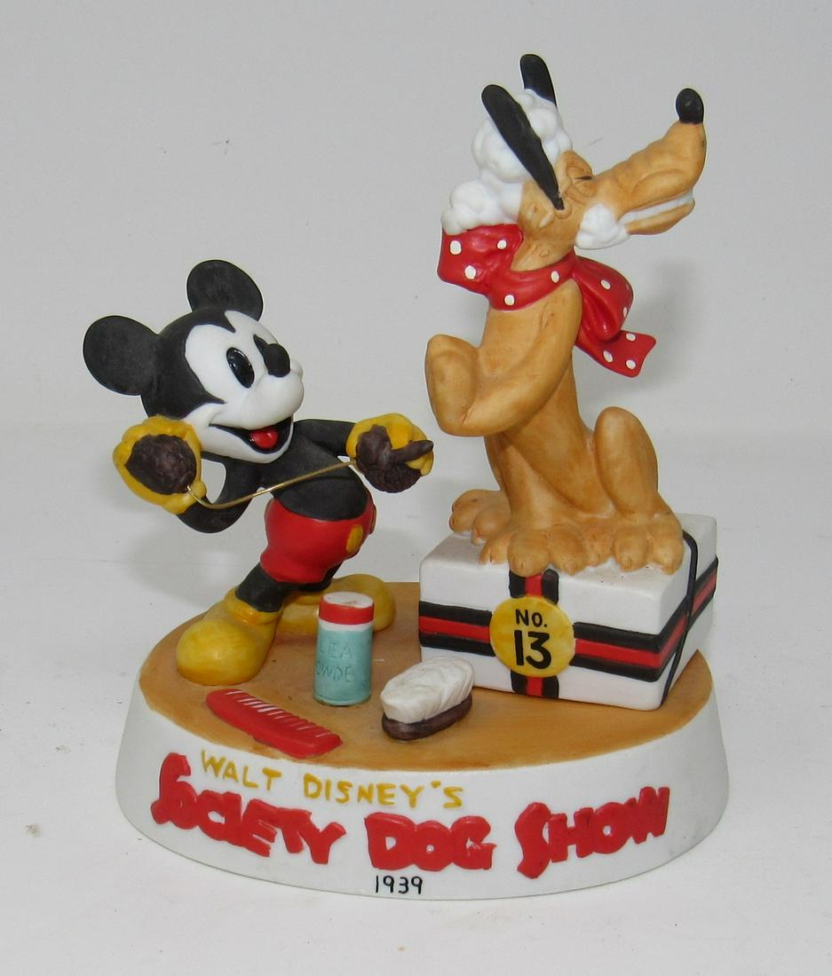 Walt Disney Classic Cartoon Porcelain Figurine: Approx 6" tall
