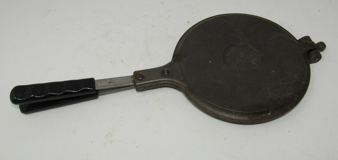 Jotul Nr 6 Heart Waffle Iron: Approx 7 3/4" in diameter and 17 1/2" long