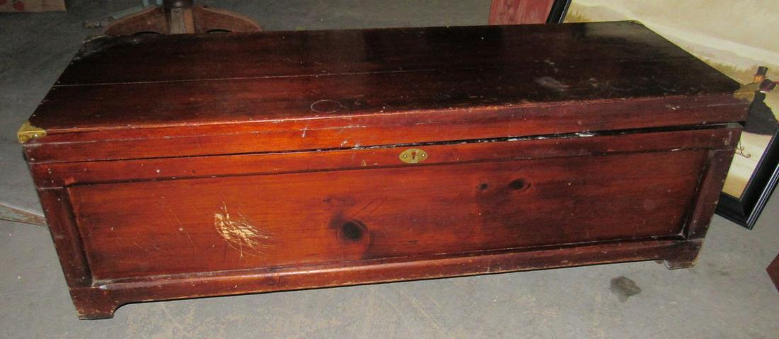 Blanket Chest: Approx 18 1/2 "x 50" x 16 1/2" tall