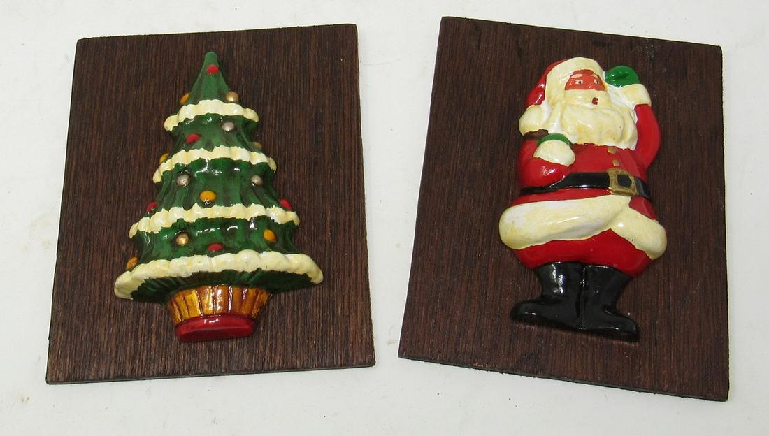 Vintage Ceramic Santa Christmas Tree Wall Plaques: Approx 5" x 6"