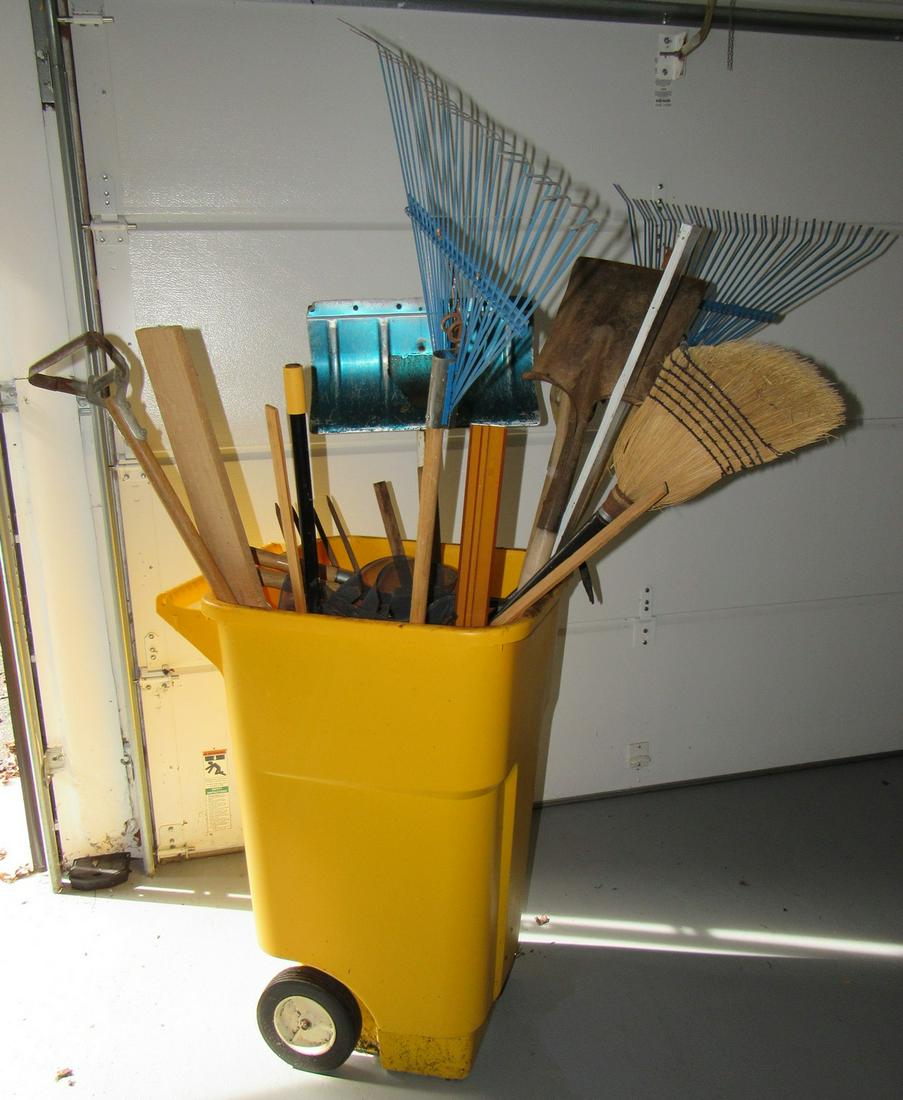 Garden Tools Shovels Rakes Pry Bar: Getting all pictured