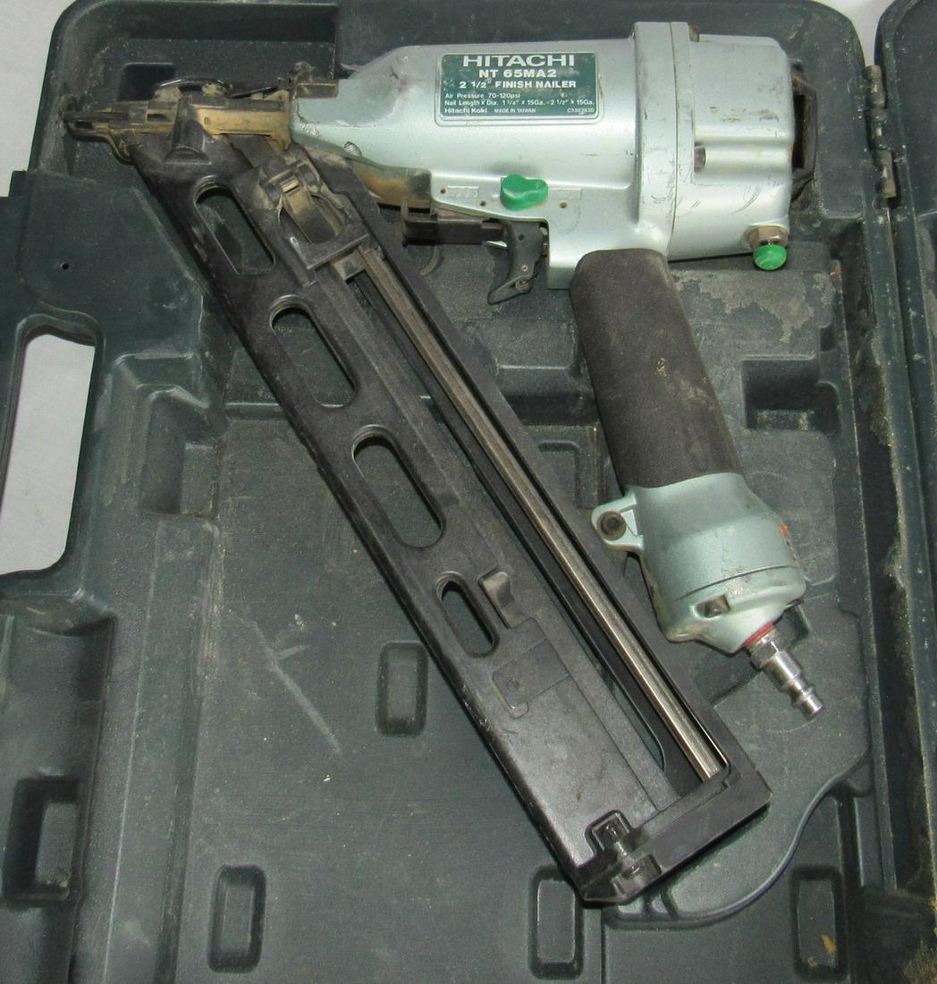 Hitachi NT 65MA2 2 1/2" Finish Nailer: Finish Nailer