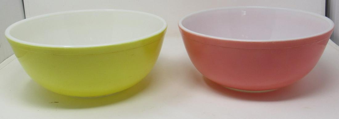 Pink & Yellow Pyrex 404 4qt Mixing Bowls: 4 qt mixing bowls