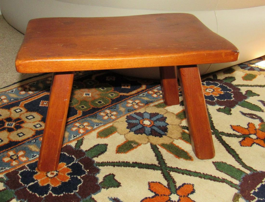 Cushman Colonial Creation Footstool: Approx. 9"x13"x8" Tall