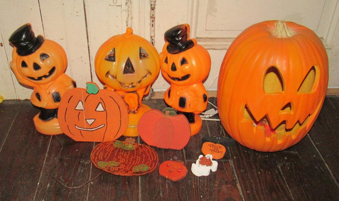 Halloween Decorations including Blow Molds: Tallest is approx 17"