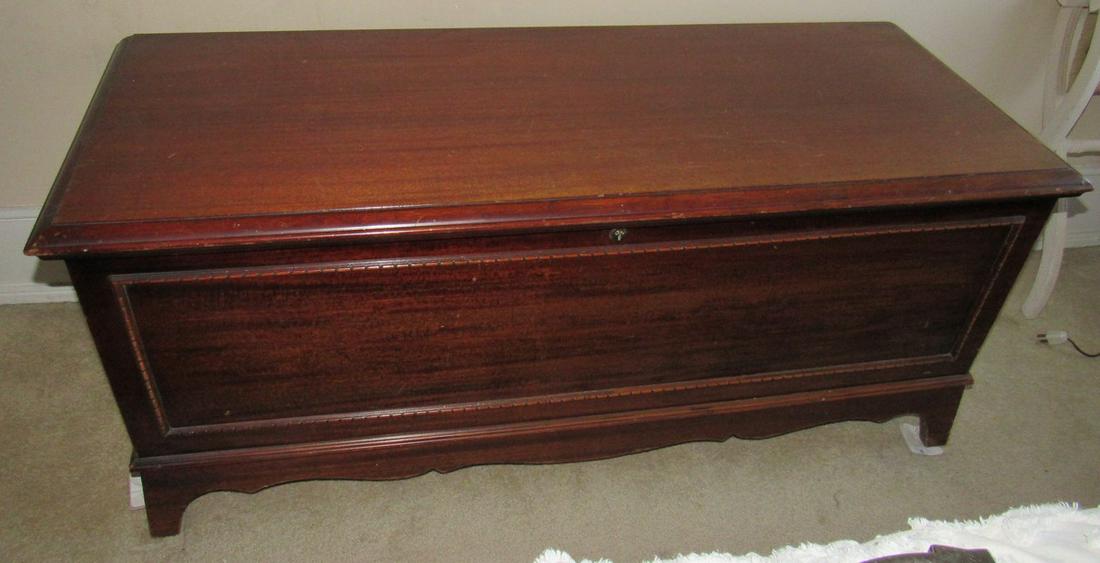Cedar Chest: Approx 19"x 48" x 20 1/2"
