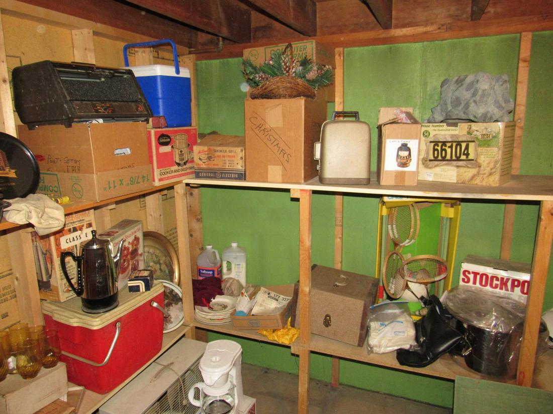 Contents of Large Closet Cookware Projectors Grease &: Lot includes all pictured. Take what you want and leave the rest