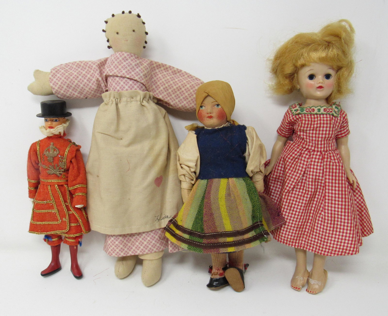 Vogue Geographical London Guard & Rag Dolls: Tallest is approx 11"Getting all pictured