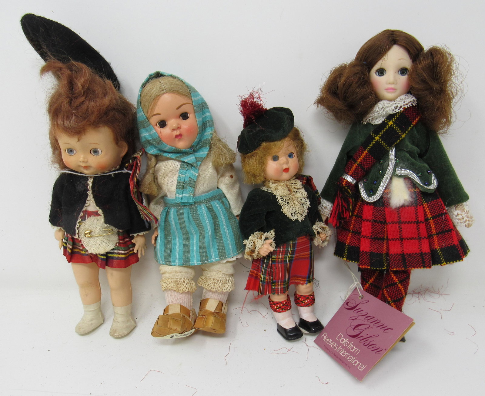Scottish Plastic Boy & Girl Suzanne Gibson Noitarumpu: Tallest is apprx 8 1/2"