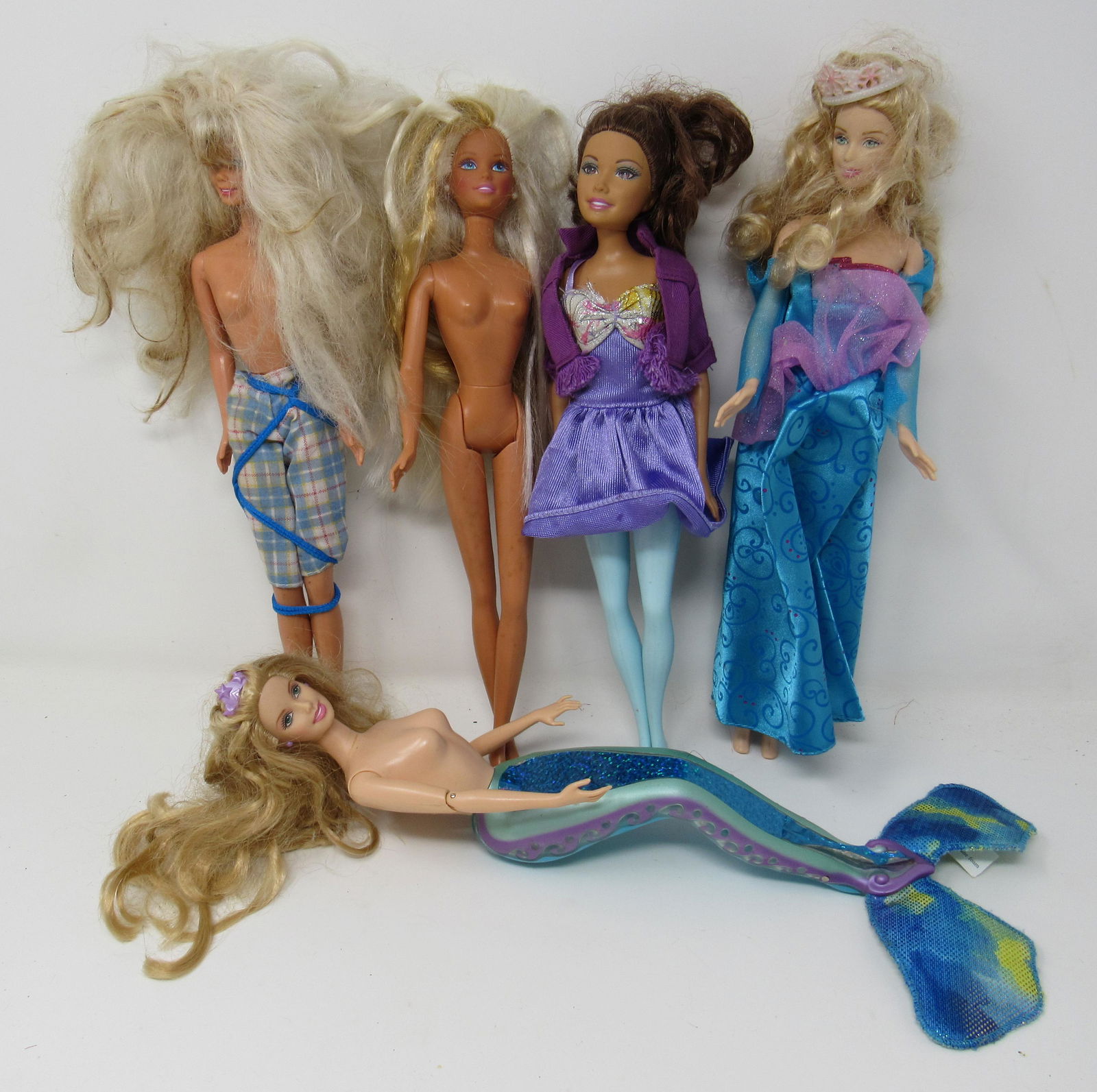 1966 Mattel Barbie & Misc Dolls: Getting all pictured