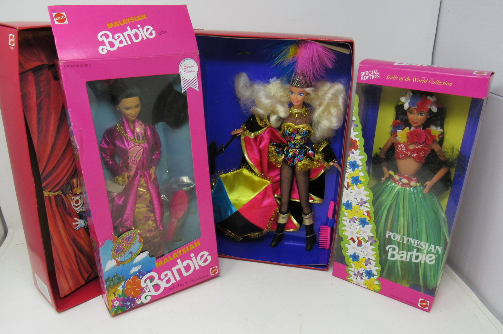 FAO Schwarz Circus Star Polynesian Malaysian Barbies: Getting all pictured
