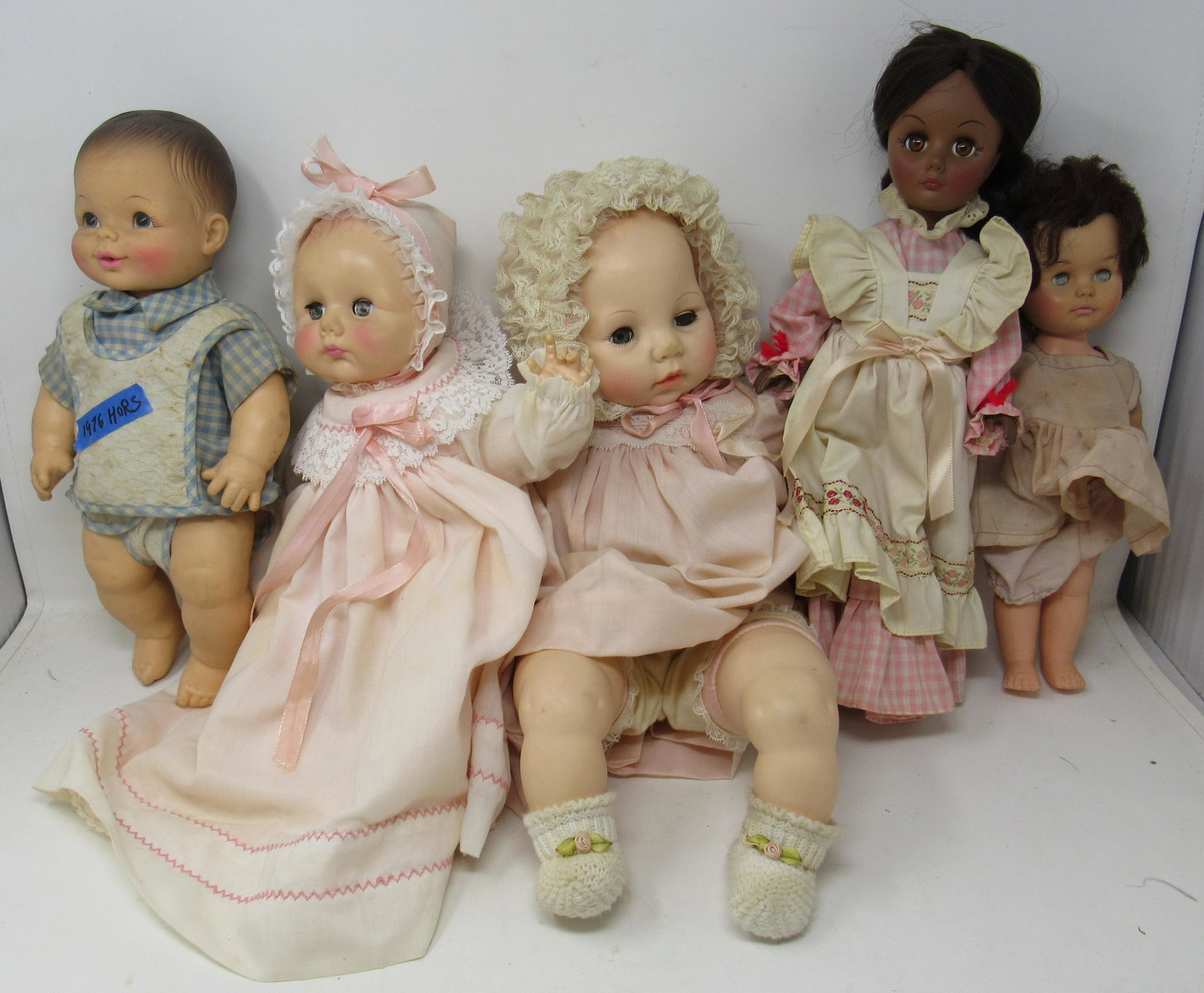 Effanbee Horsman Uneeda Dolls: Largest is 18"