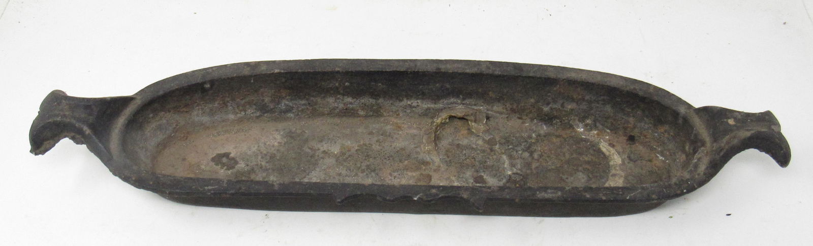 Cast Iron Pan: Approx 5" x 20" x 2 3/4" tall