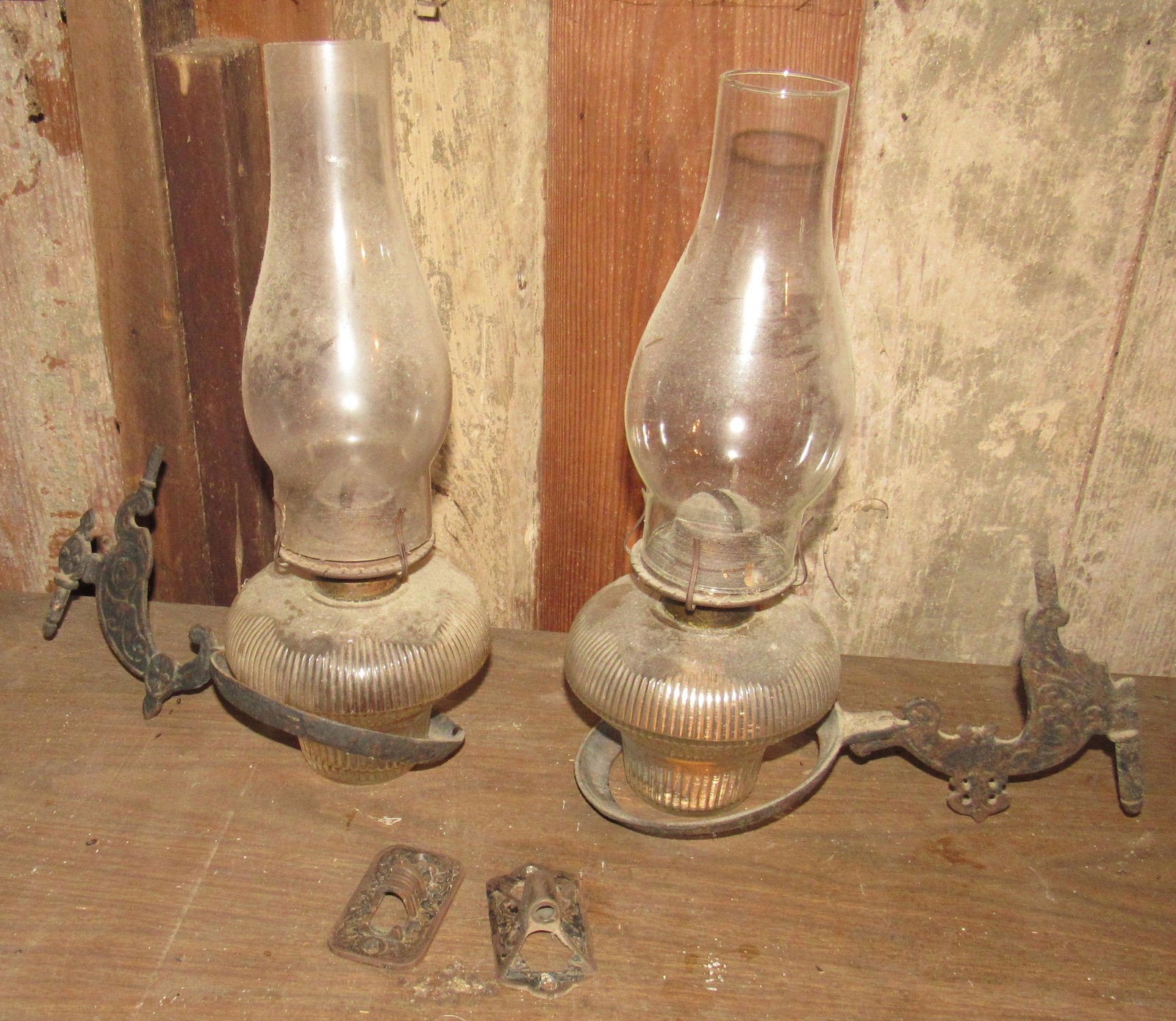 2 Antique Oil Lamps with Cast Iron Wall Brackets: Oil Lamps are approx 14 1/2" tall