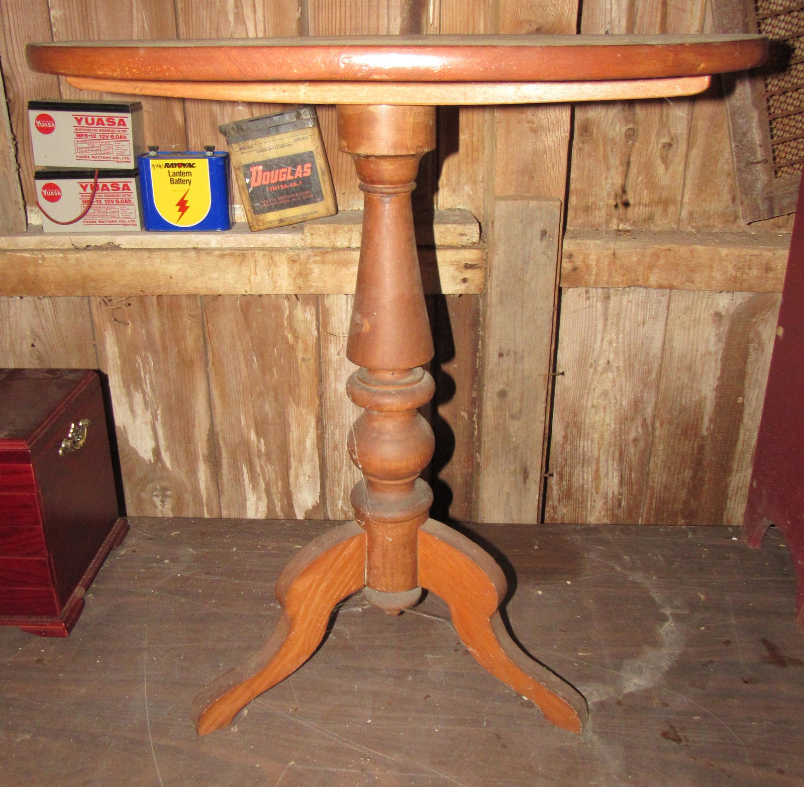 Tilt Top Table: Approx 20 1/4" x 25 1/2" x 27 3/4" tall