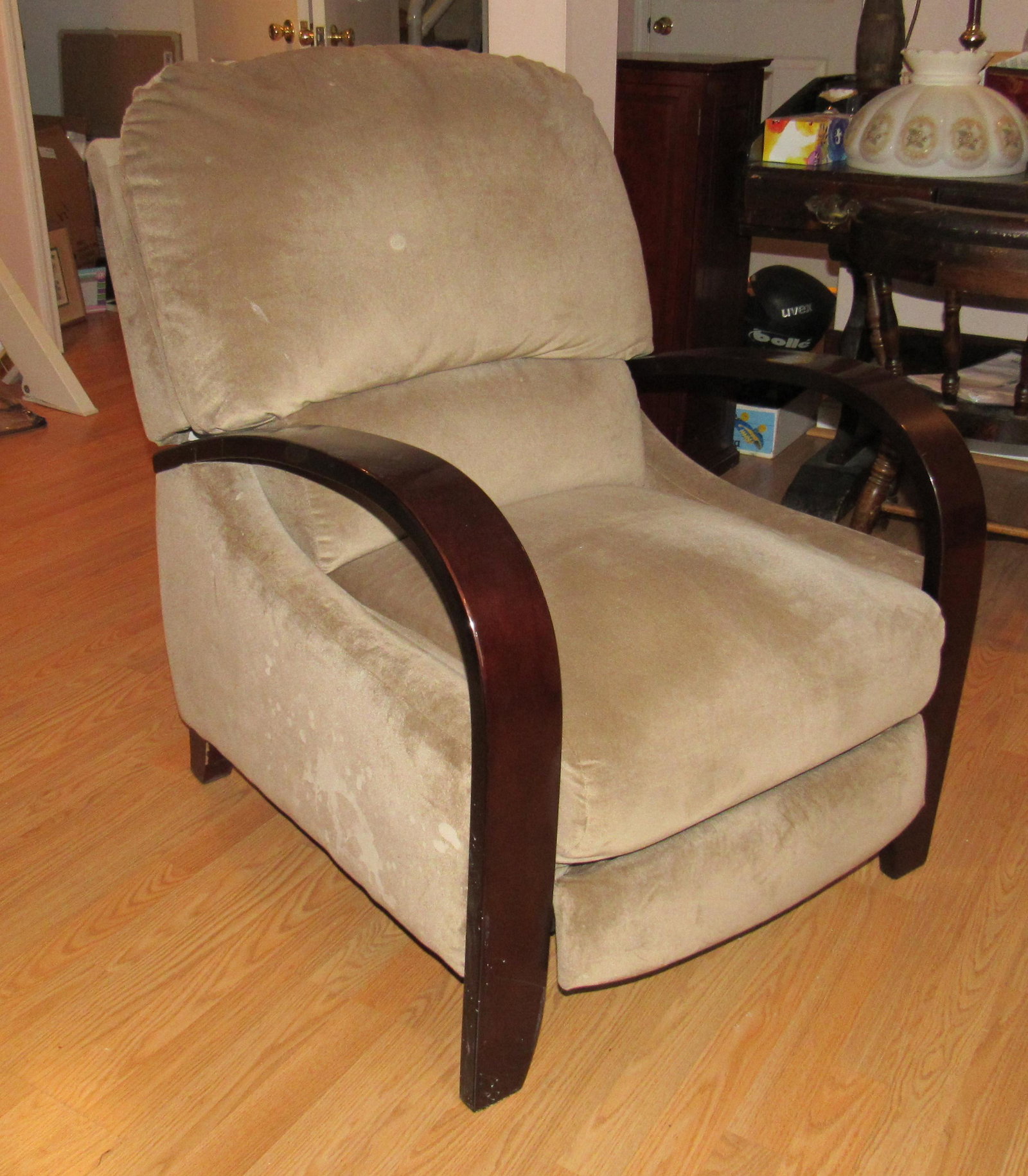 Recliner: Recliner