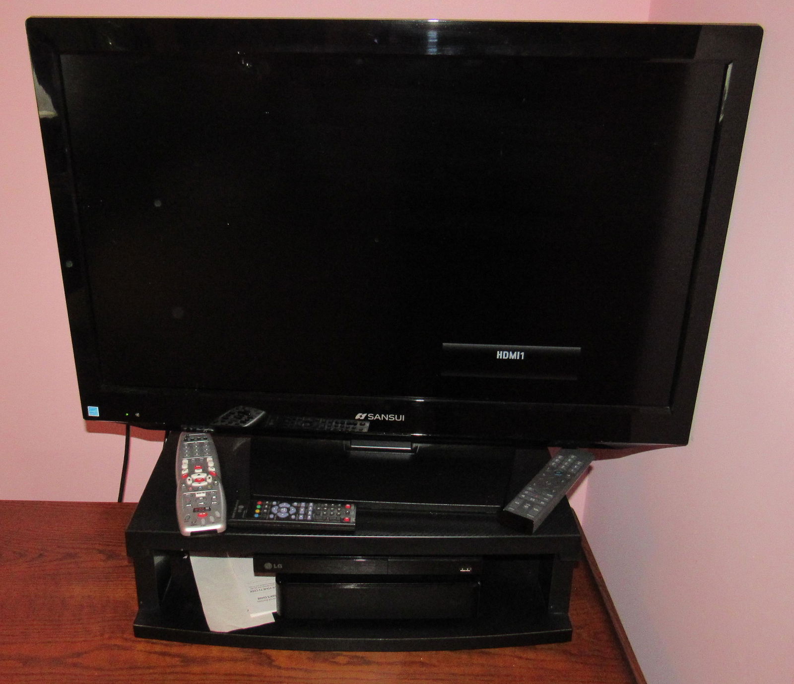 Sansui 32" Flat Screen TV w/ LG Blu-ray Player: TV and blu-Ray